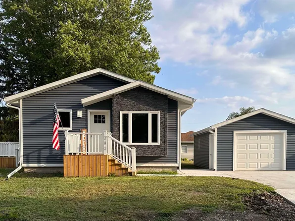 702 Osage Ave, Chariton, IA 50049