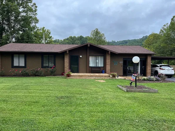 11237 Highland Ave, Pound, VA 24279