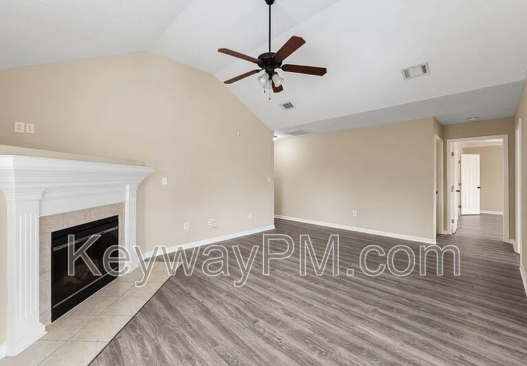 304 Elbrus Way — Photo 10