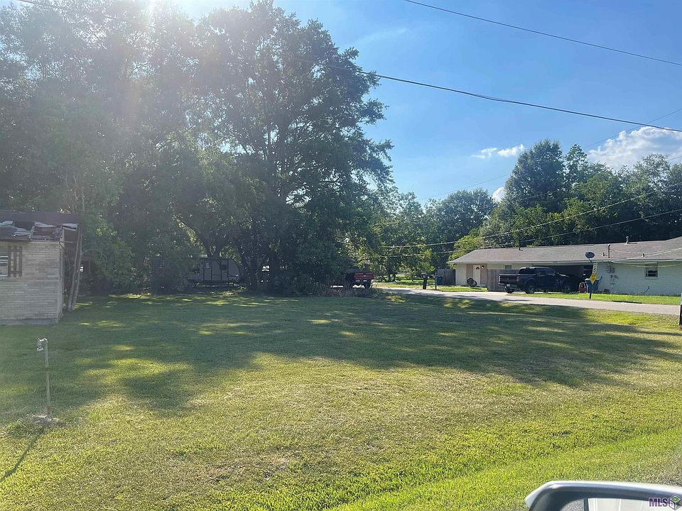 2nd image of 18031 Cecil James Rd
