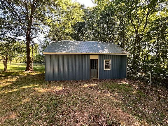 4th image of 323 Burnt Gin Rd