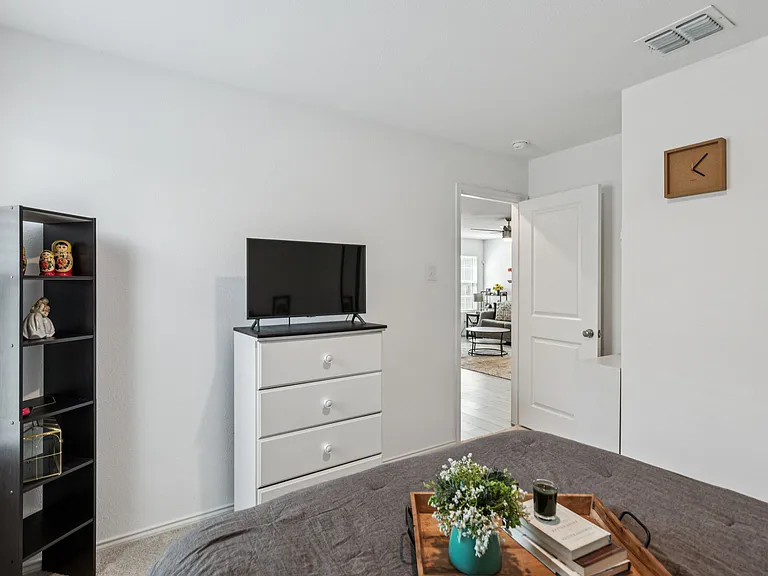 7408 Bluebell Ln — Photo 2
