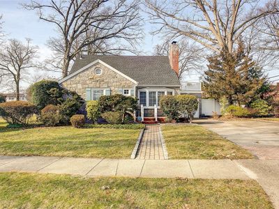 101 Hillside Park Drive, New Hyde Park, NY, 11040