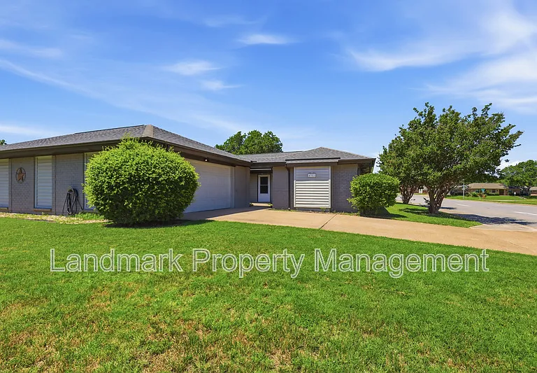 4351 Altamesa Blvd — Photo 1