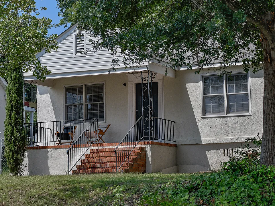 729 Heard Ave