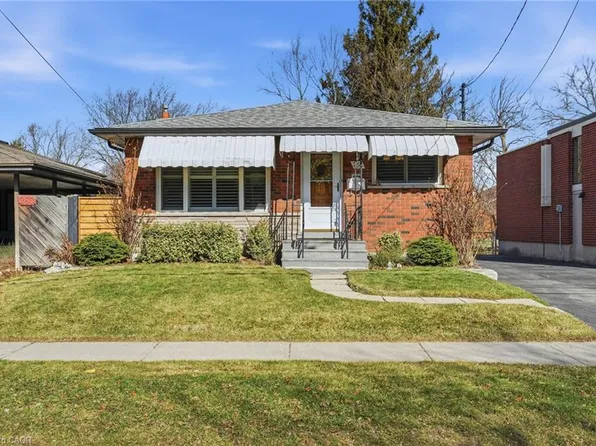 256 Whitney Ave, Hamilton, ON L8S 2G8