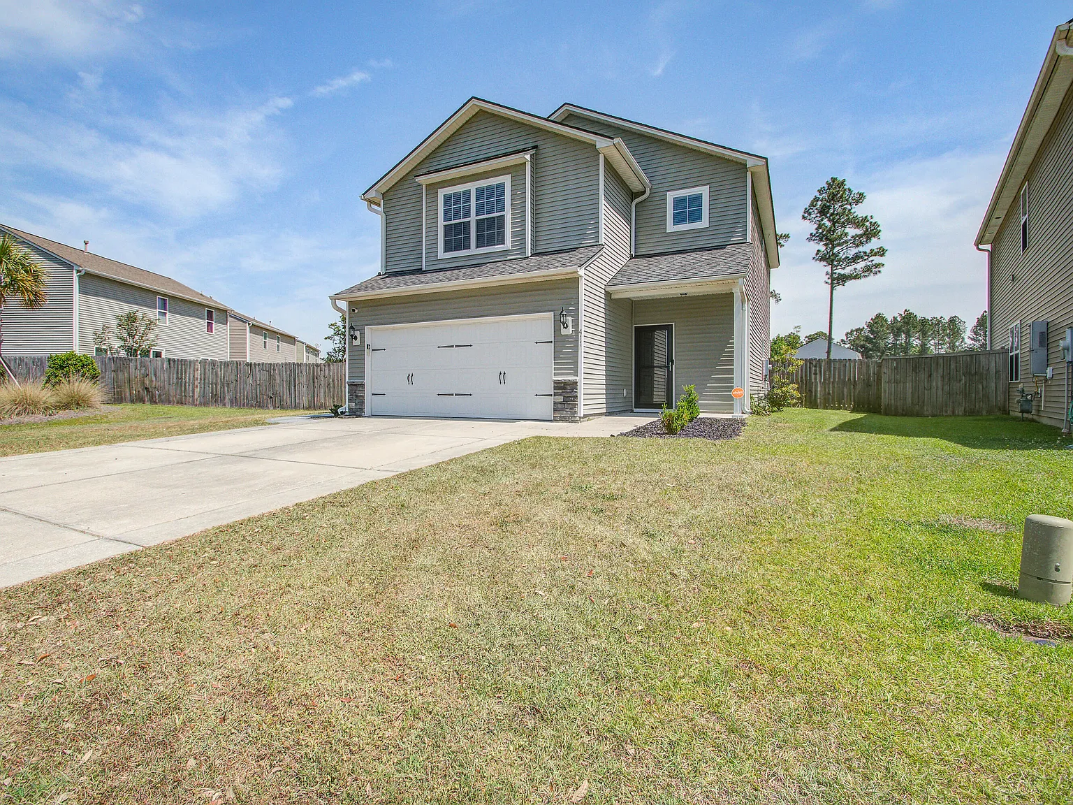 3 bed, 2.5 bath, 2147 sqft, $3,200 — Photo 3