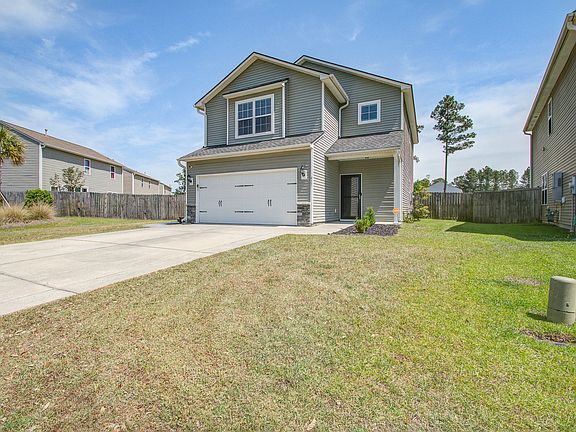 3rd image of 411 Ridgedale Rd