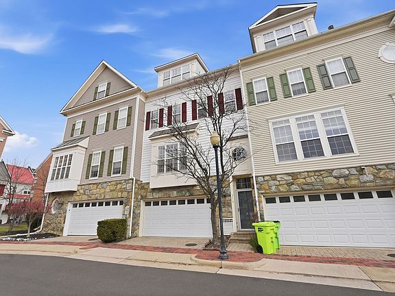 3rd image of 5113 Knapp Pl