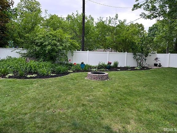 2nd image of 420 S 32nd St