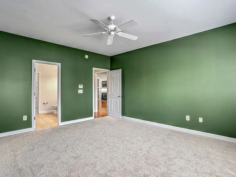 606 Center St — Photo 22