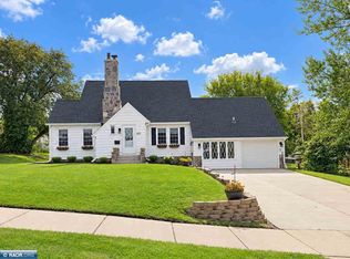 621 4th St NW, Chisholm, MN 55719