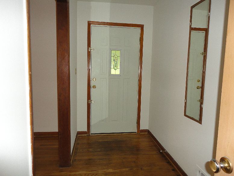 2nd image of 1421 Ruth Pl