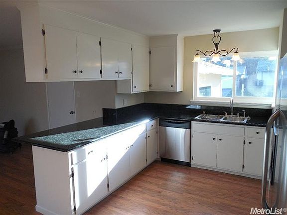 5th image of 5531 Norway Dr