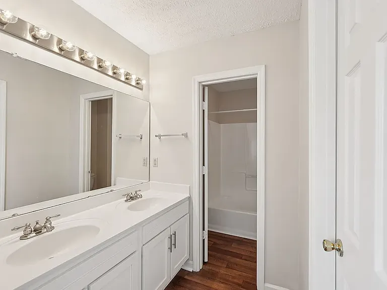 Hampton Townhomes — Photo 17