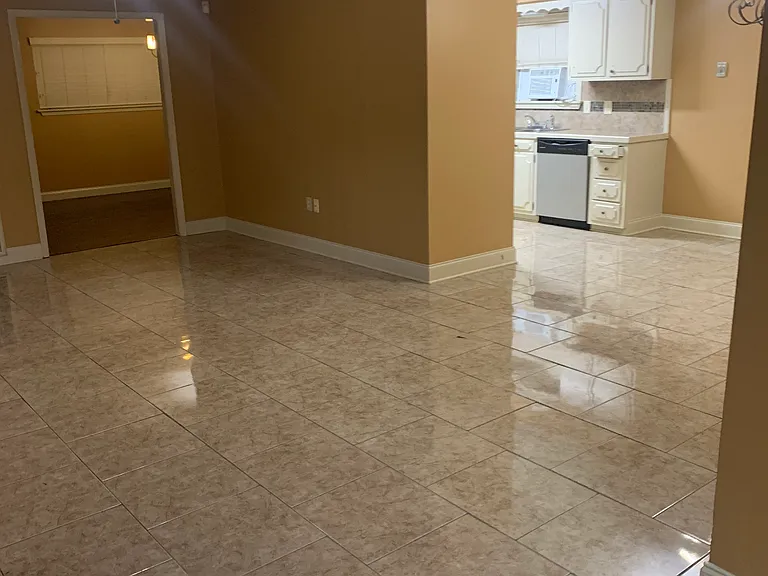 516 Susan Dr — Photo 3