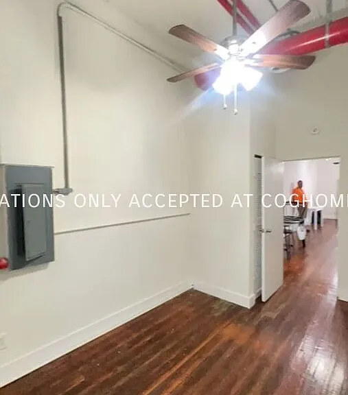 207-208 Adamson Sq #A — Photo 9