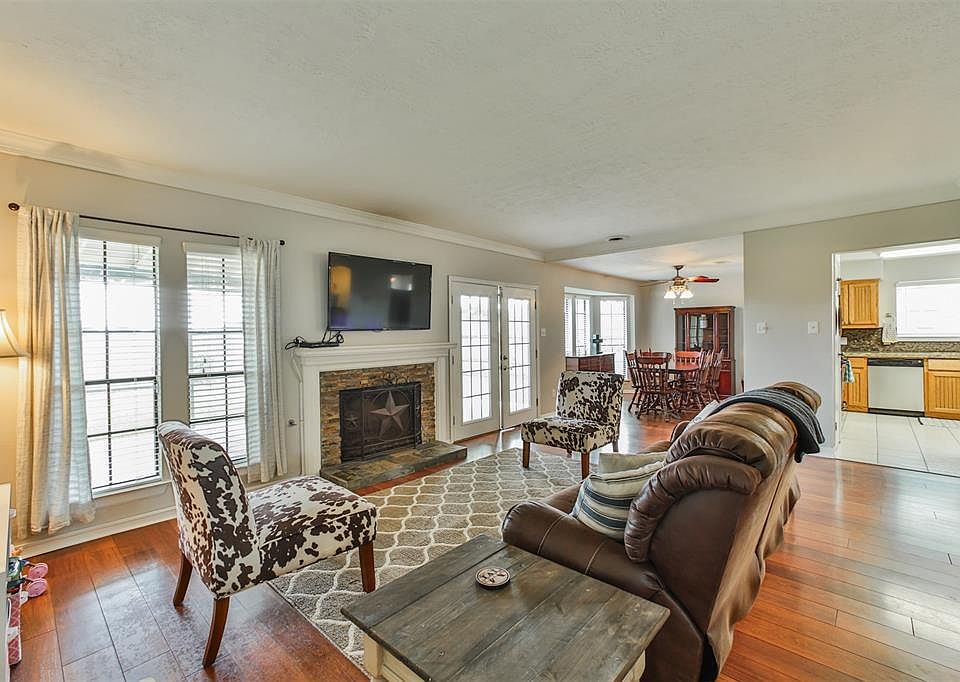 1st image of 2615 Country Place Dr