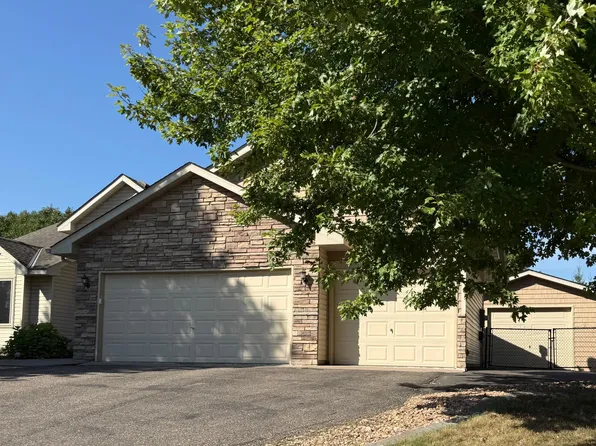 13525 Oakwood Dr, Rogers, MN 55374