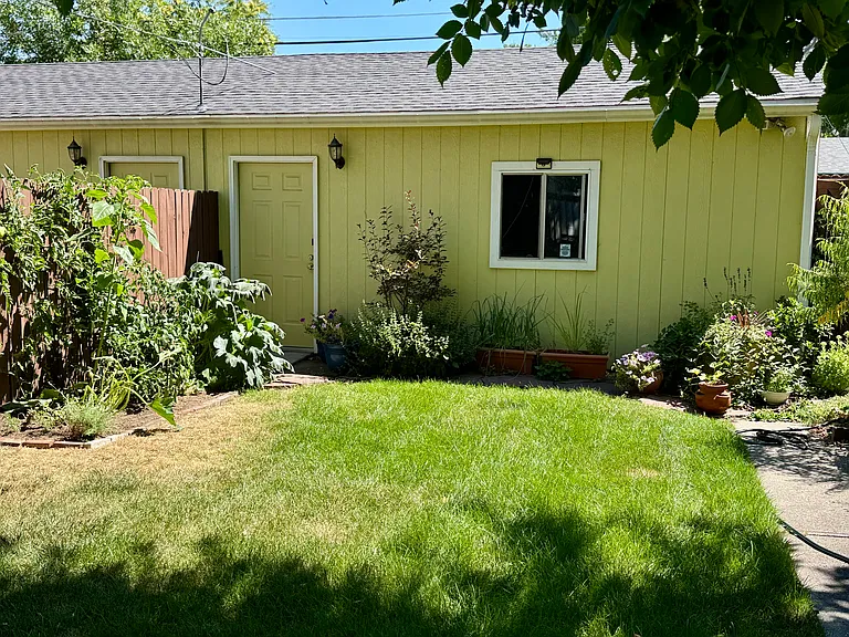Vegetable garden and 2 stall private garage