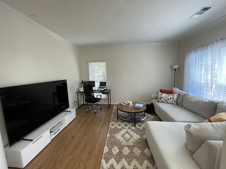 2036 Londonberry Ct — Photo 12