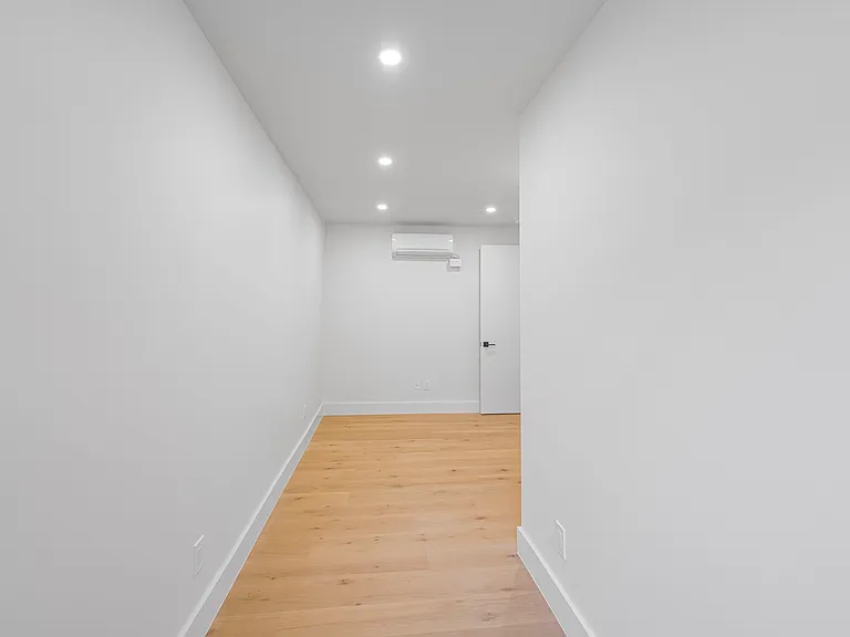 19 1st Ave #3 — Photo 17