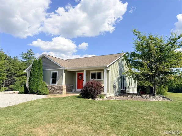 6730 Cardinal Dr, Waterloo, IL 62298