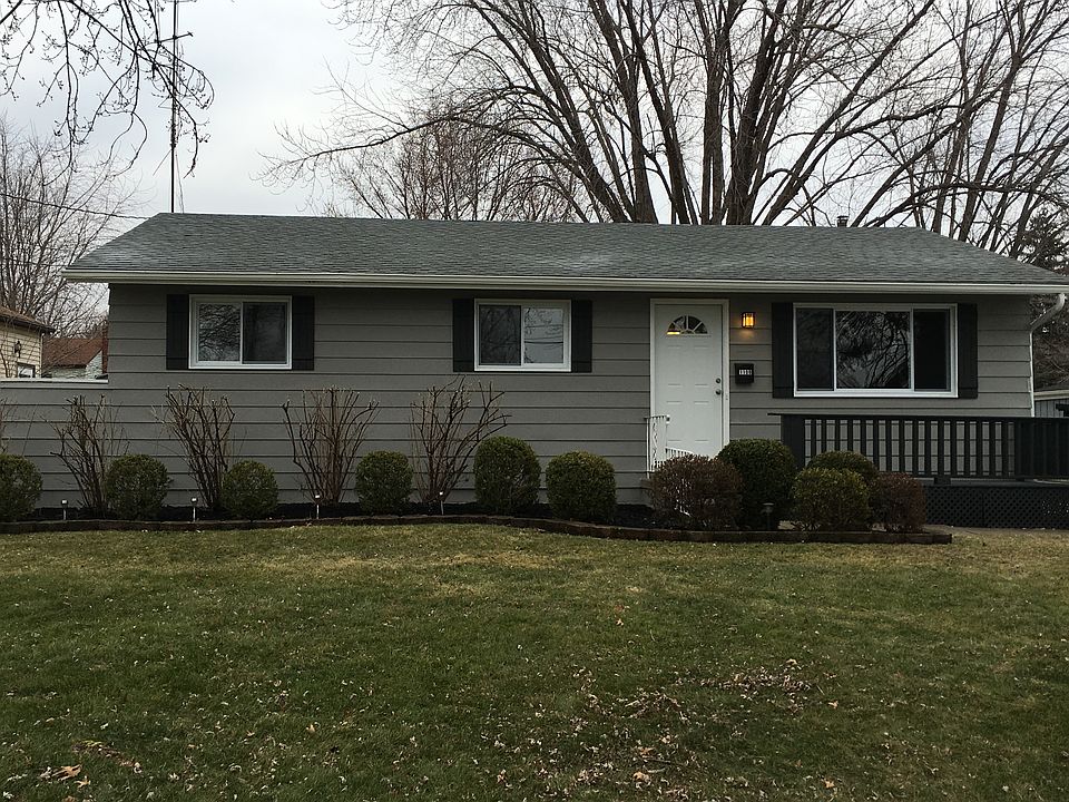 1st image of 1109 Valley Dr NW