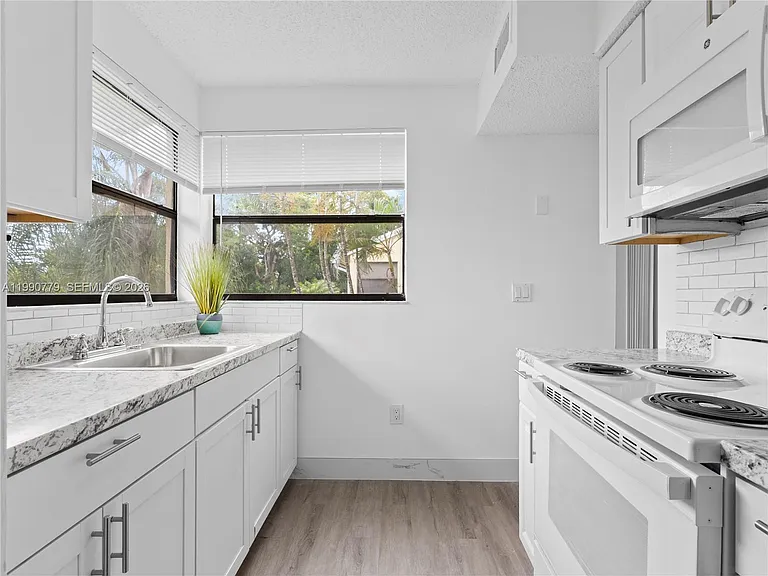 1150 N Liberty Ave #1150H — Photo 14