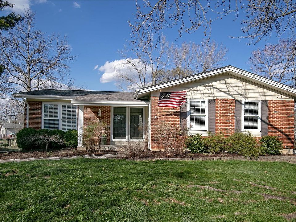 1st image of 382 Village Creek Dr