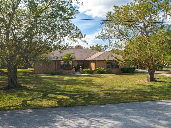 24 Lake Ave, Winter Haven, FL 33880