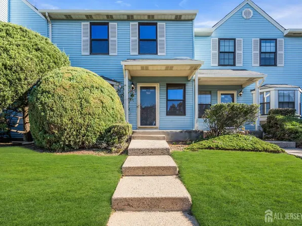 1902 Deerfield Dr, Edison, NJ 08820