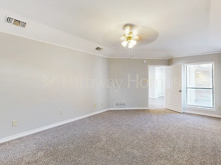 608 Westway Dr — Photo 11