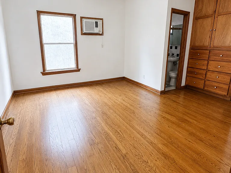 1112 N Kingsley Dr #9 — Photo 2