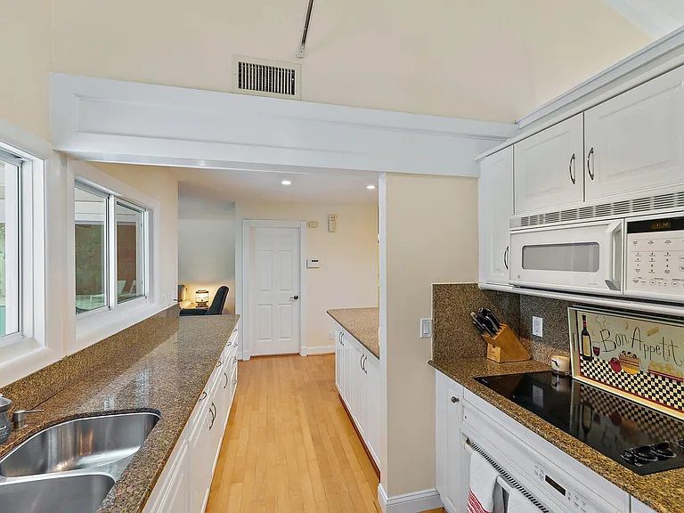 107 Mako Ln — Photo 14