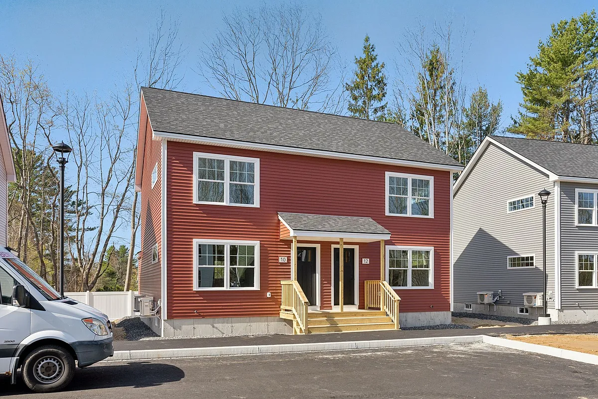 Building Photo - 12 Legacy Ln