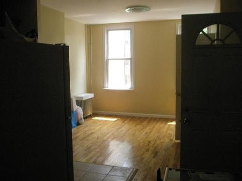 1st image of 315 Putnam Ave