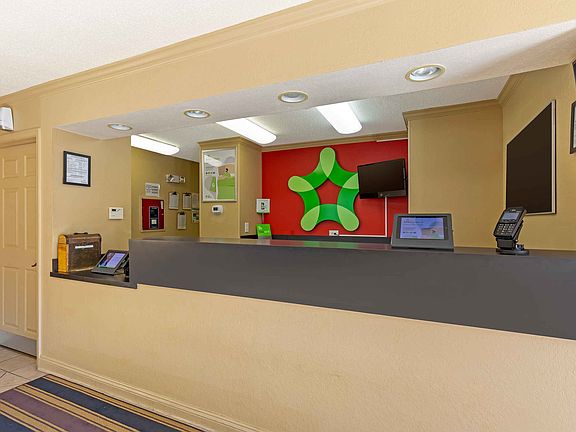 Lobby and Guest Check-in