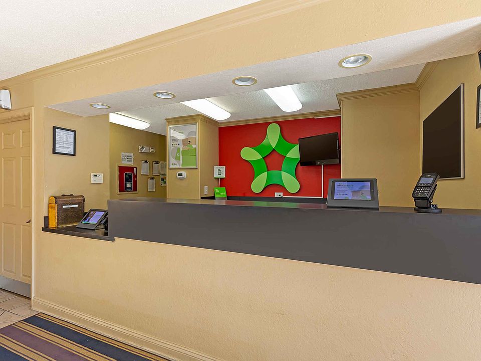 Lobby and Guest Check-in