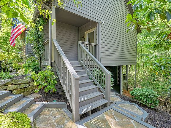 2nd image of 230 Chestnut Rise Trl