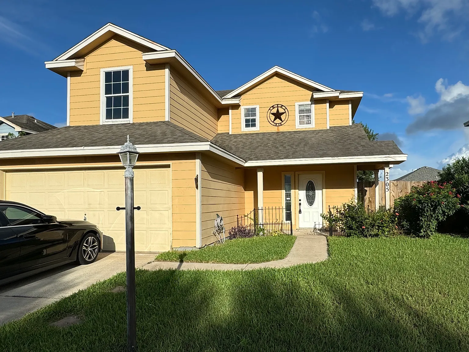 3 bed, 2.5 bath, 1621 sqft, $2,000 — Photo 1