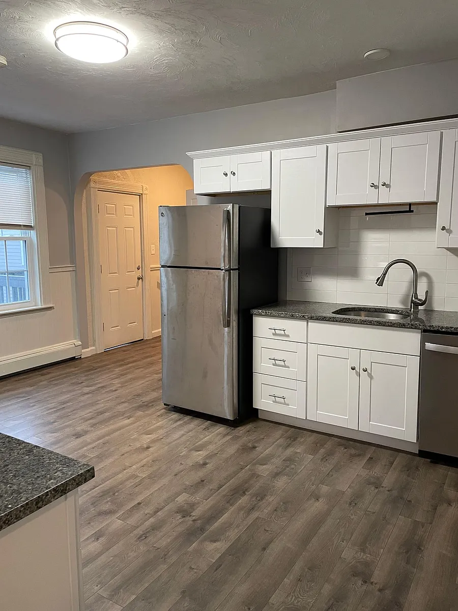 Building Photo - 7 Willson St #2