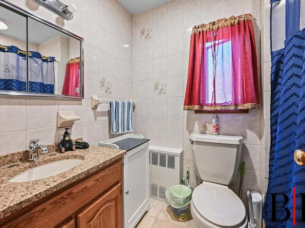 2401 East 63rd Street image 9 of 16