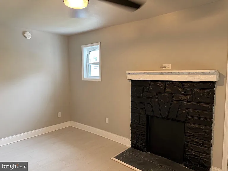 124 Robbins Ave #B — Photo 6