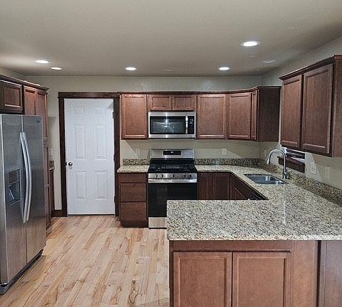 4th image of 4483 Glenwood Dr