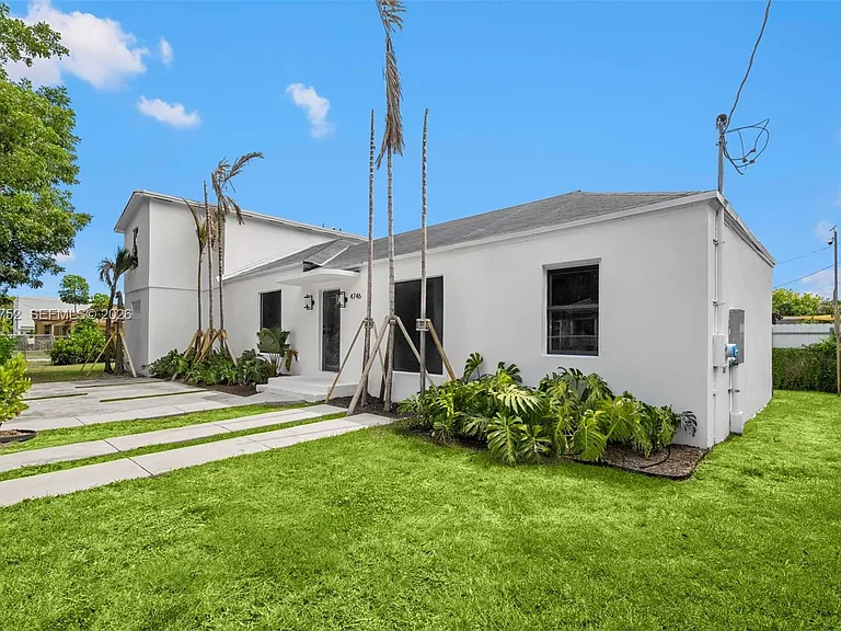 4746 NW 10th Ave — Photo 5