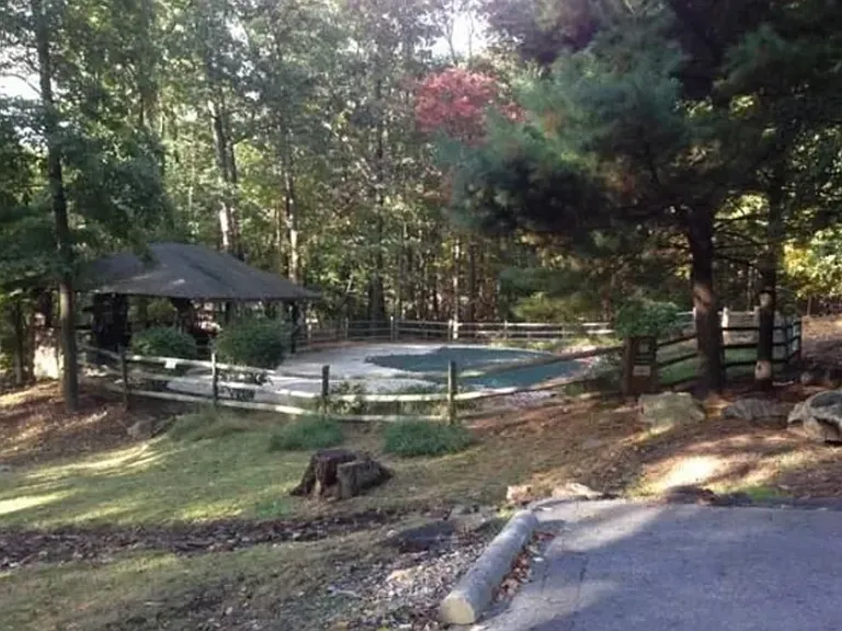 1700 Mountain View Rd — Photo 38