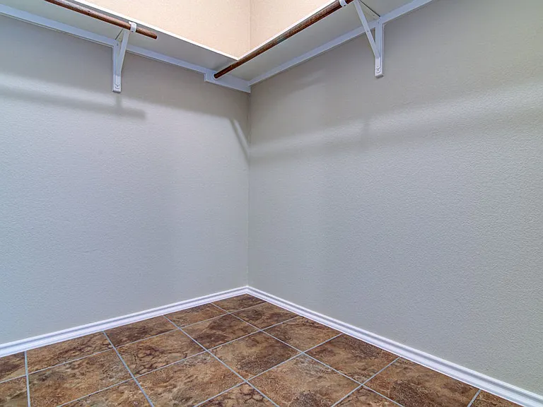 1808 McClannahan Dr — Photo 25