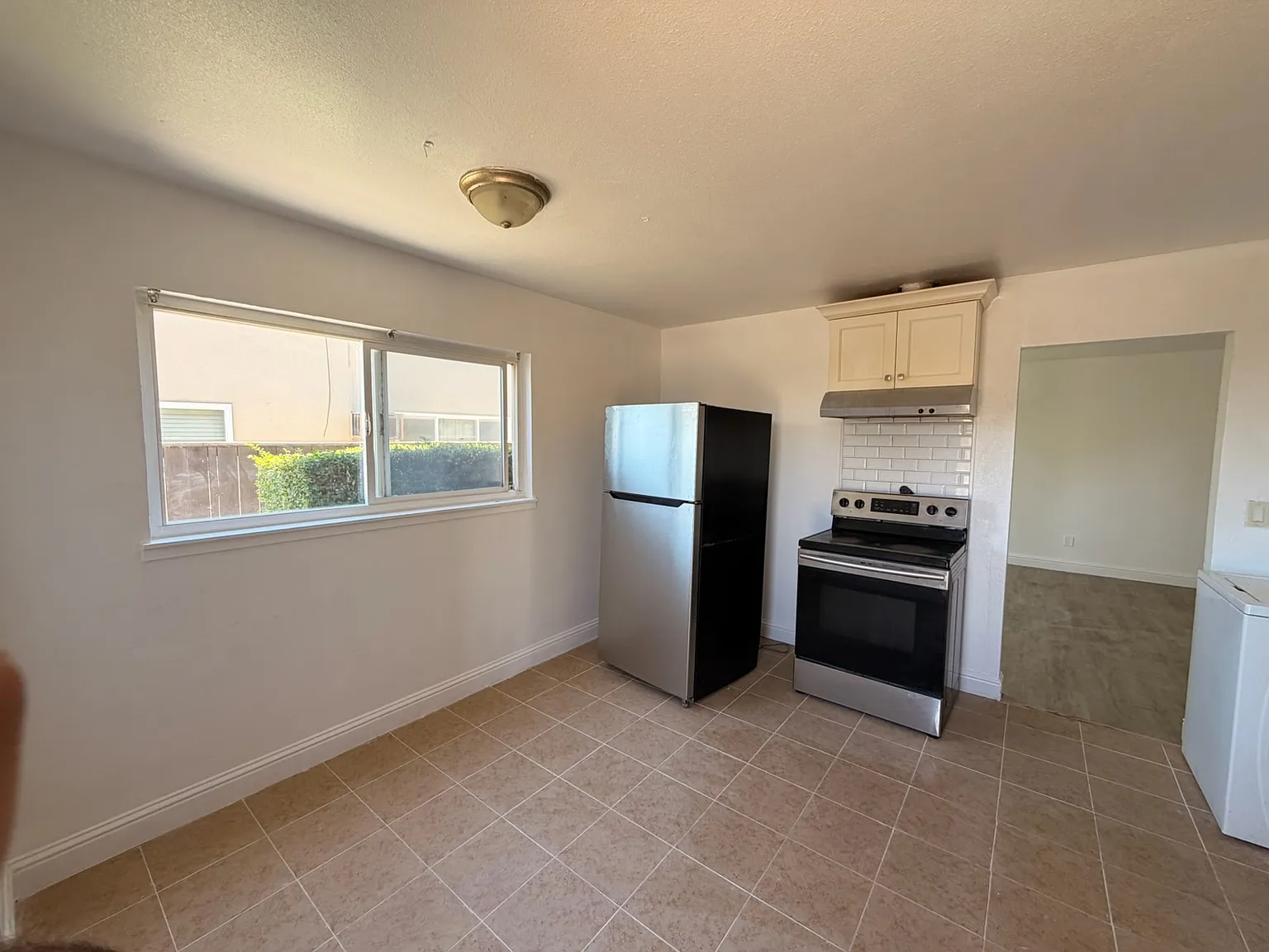 2 bed, 792 sqft, $1,700 — Photo 2