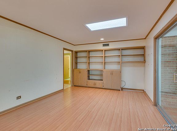 5th image of 8818 Sagebrush Ln